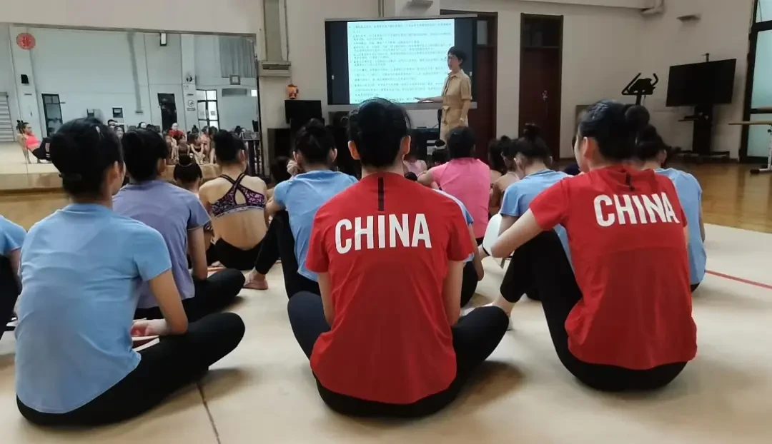 女篮运动员如何加强进攻训练?_0